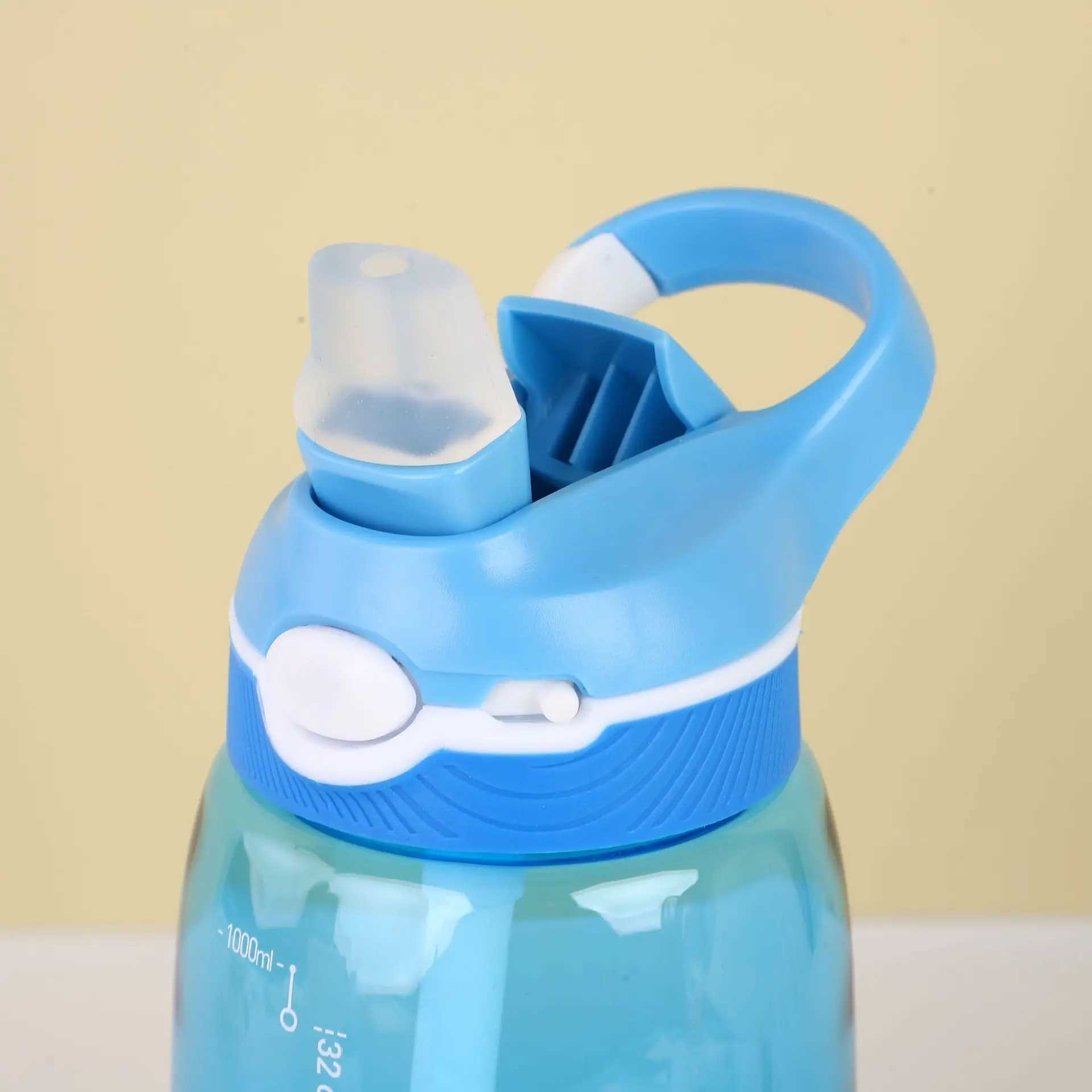 750ml BPAFree Sports Water Bottle Leakproof Tritan Outdoor Camping Hiking Cycling Water Bottle with Straw for Men Women J250923