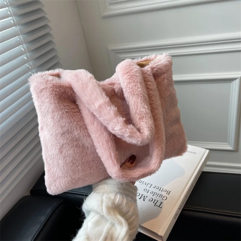 Evening Bags Winter Women's Bag Fashion Solid Color Casual Plush Fur Bag Fluffy Mini Female Armpit Bags Small Furry Tote Bags for Women 231030