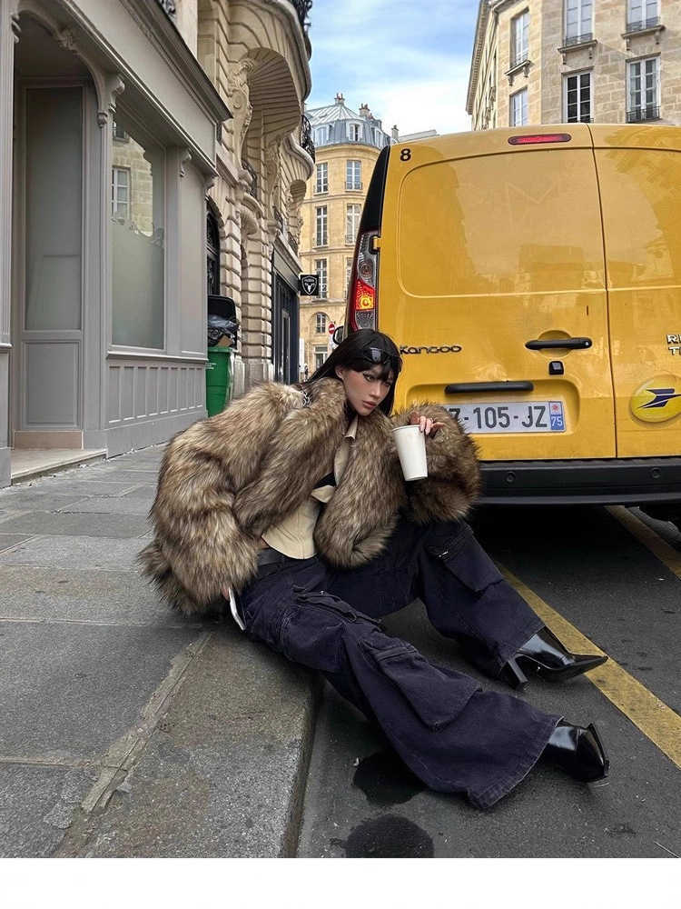 Women's Fur Faux Fur 2024 Women Thicken Warm Fluffy Faux Fur Coats Elegant Lapel Long Slves Short Overcoat Autumn Winter Lady Warm Strt Outwears 