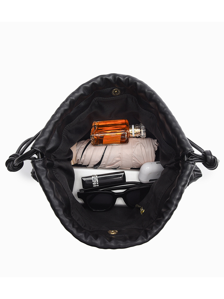 2025 New lucky bag shoulder bag hand-woven bag bag drawstring wrinkled cloud bag fashion trend vintage crossbody bag