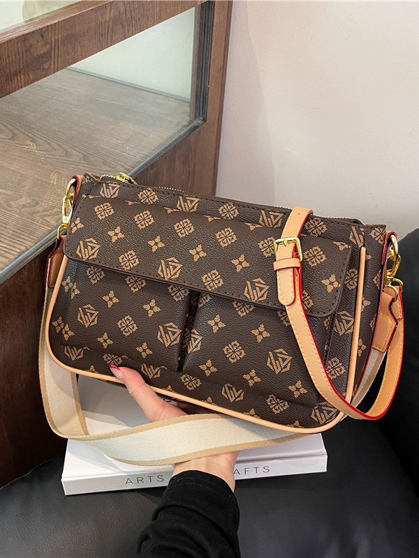 Designer bag free shipping Retro Underarm Bag Fashionable and Versatile Printed Large Capacity Commuter Shoulder Cross Bag for Women