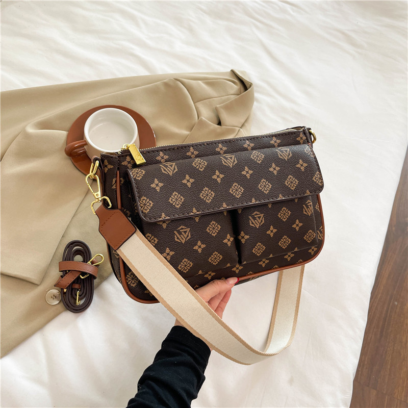 Designer bag free shipping Retro Underarm Fashionable Versatile Printed Large Capacity Commuter Shoulder Cross Bag for Women
