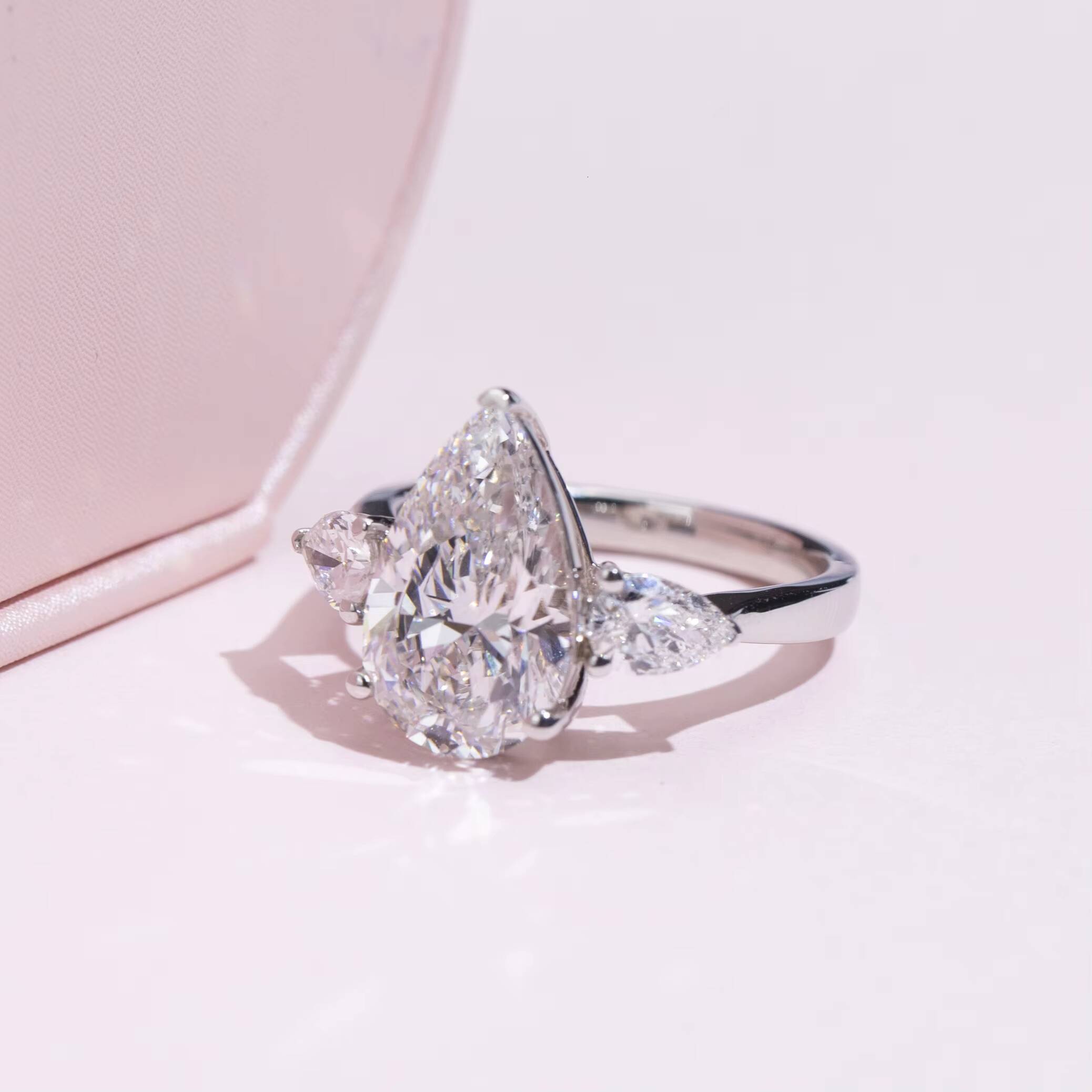 IGI 14k 18K CVD High Quality Pear Cut 5CT D VS1 Lab Grown Diamond Three Stone Rings Wedding Jewelry Ring Engagement Ring