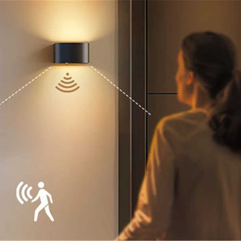 Rechargeable Up And Down Indoor Wall Lamp With Motion Sensor Warm White LED Wireless Wall Lamp With Remote Control C251124