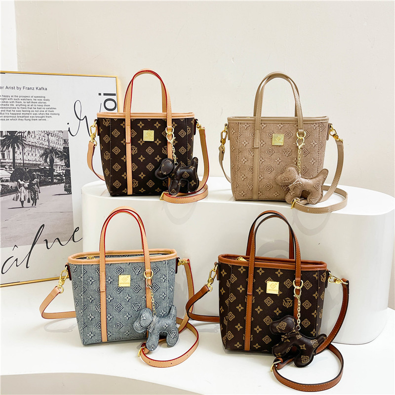 free shipping designer bag Light luxury new casual handbag versatile single shoulder cross body tote bag for women