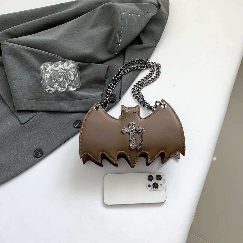 Halloween Skull Small Women's 2024 New Fashion Trendy Personality Bat Quirky Chain Crossbody Bag