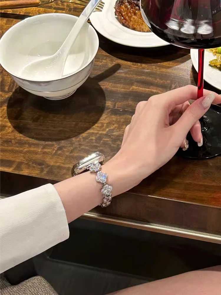 Luxury Luxury Diamond Band For Watch 38mm 40mm 41mm 42mm 44mm 45mm 49mm Wan Metal Bracelet Strap For iWatch 9 tra 8 7 SE 6 5 Y250923aw