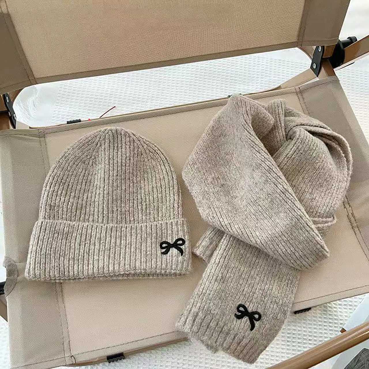 2Pcs Solid Color Children Hat Scarf Set Embroidered Bow Winter Knitted Woolen Beanie Kids Girls Boys Windproof Cap Scarves Z251029