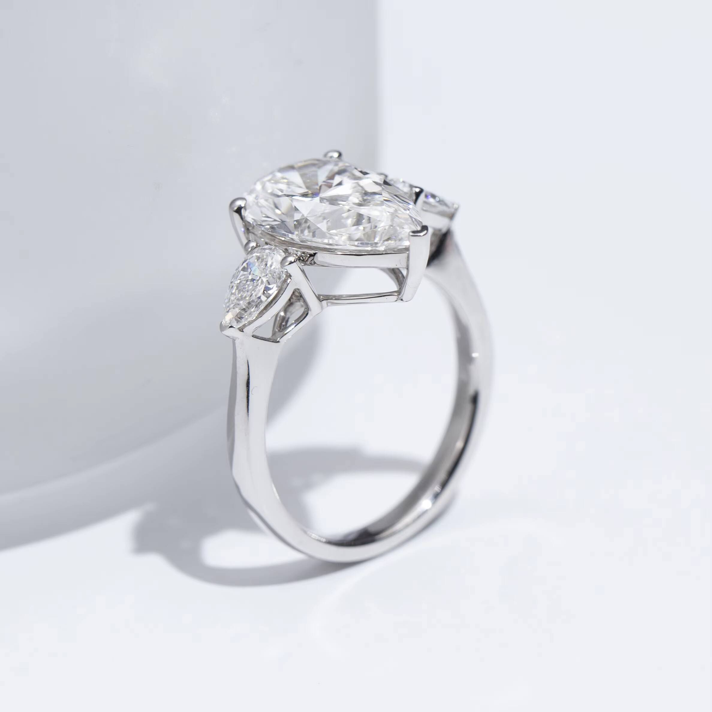 IGI 14k 18K CVD High Quality Pear Cut 5CT D VS1 Lab Grown Diamond Three Stone Rings Wedding Jewelry Ring Engagement Ring