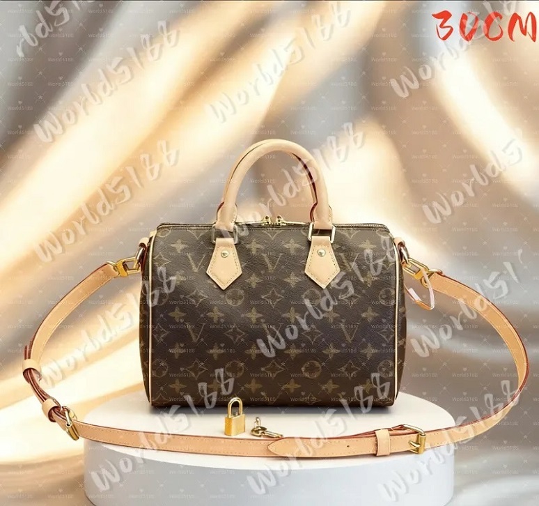 10A Designers Women pillow Shoulder Bags Messenger Travel bag Classic Style Fashion Flowers Lady Totes Luxury handbags 30cm With Key Lock sac M40390