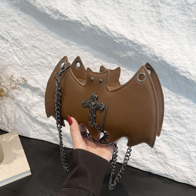 Halloween Skull Small Women's 2024 New Fashion Trendy Personality Bat Quirky Chain Crossbody Bag