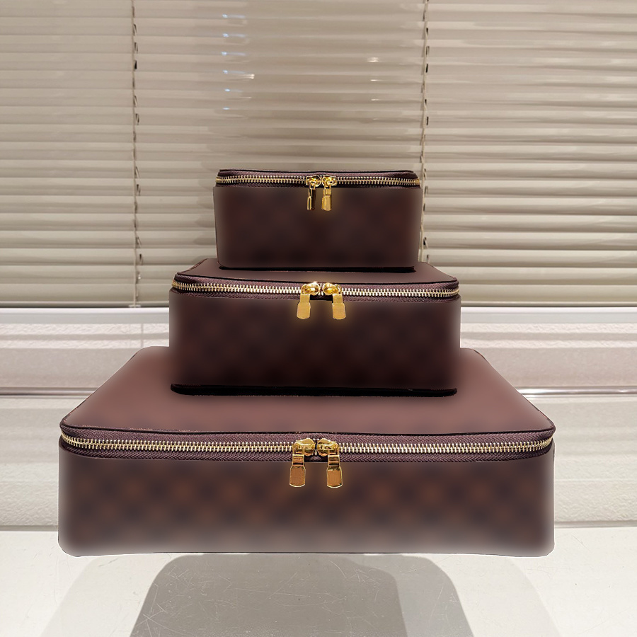 Jewelry Box Designer Storage Box Monogram Makeup Bag Bracelet Leather Flower Letters Cosmetic Bags Rarrings Rings Necklaces Watch Case Packaging Boxes Watch Boxs