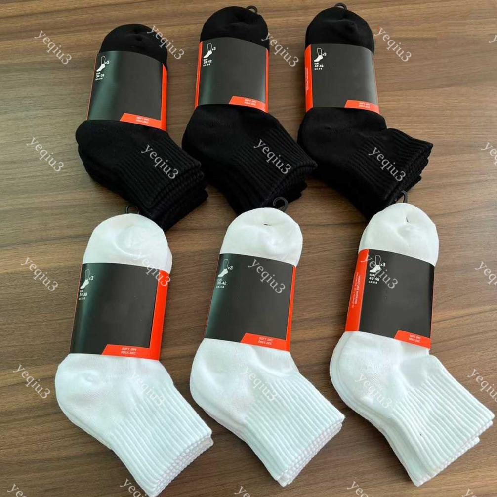 Men Sock Women Sock High Quality Cotton All-match Classic Ankle Socks Stockings Breathable Black And White Football Basketball Sports Sock Wholesale Size L/8-12