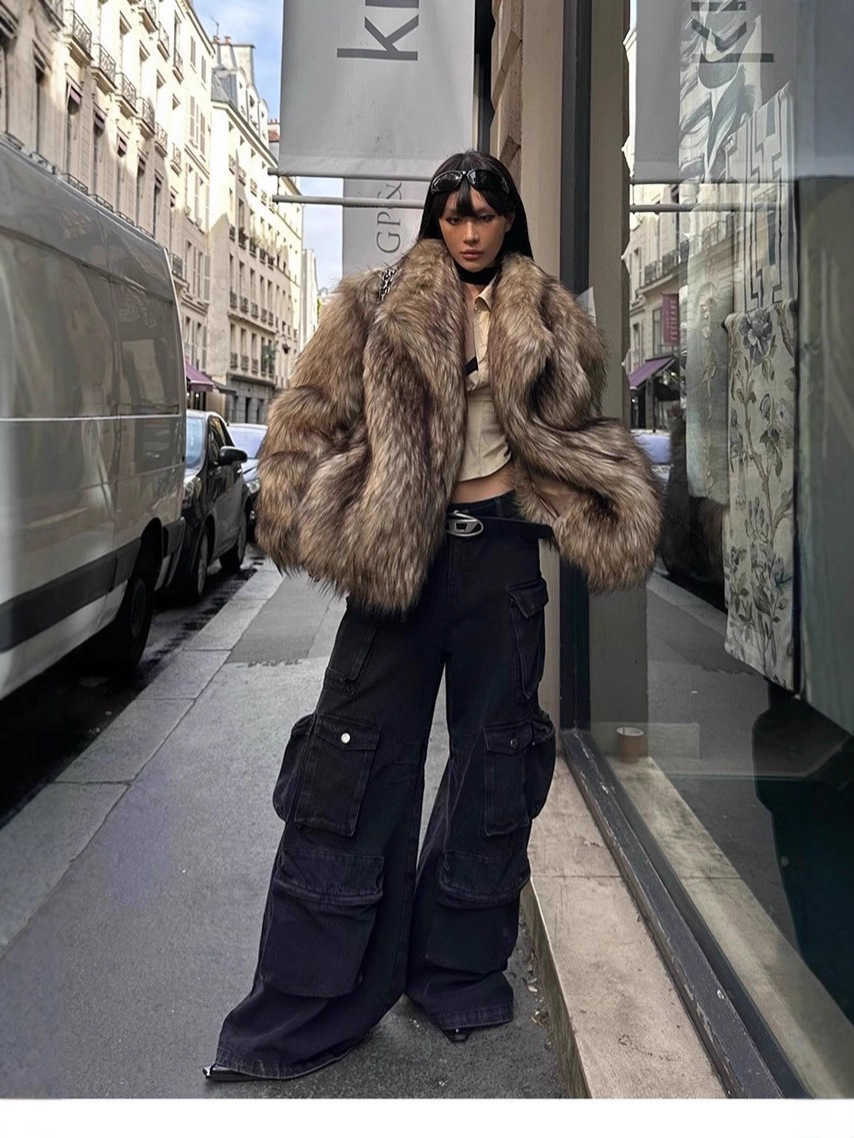 Women's Fur Faux Fur 2024 Women Thicken Warm Fluffy Faux Fur Coats Elegant Lapel Long Slves Short Overcoat Autumn Winter Lady Warm Strt Outwears 