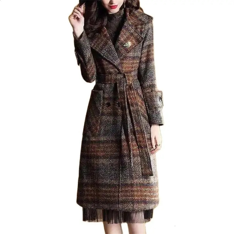 Women Lattice Woolen Coat Mid-length Korean Woolen Jacket Female Winter Loose Thick Profile Small Woolen Coat Belt A819 240822
