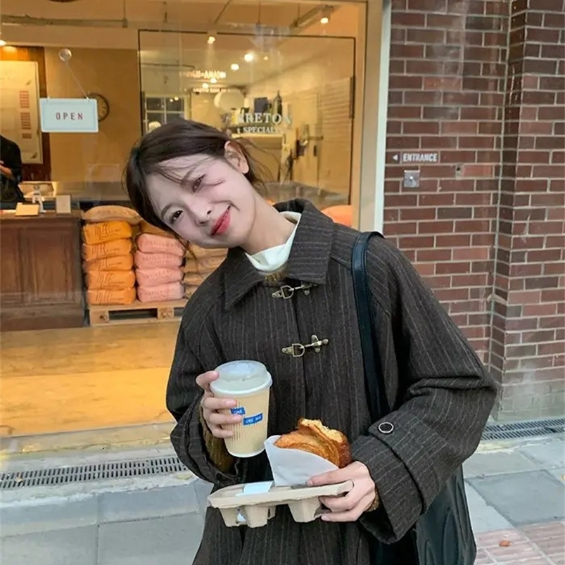 Korea Womens Retro Raglan Airplane Button Wool Coat Autumn Winter Mid-length Striped Turndown Collar Brown Long Sleeves Woolen 240822