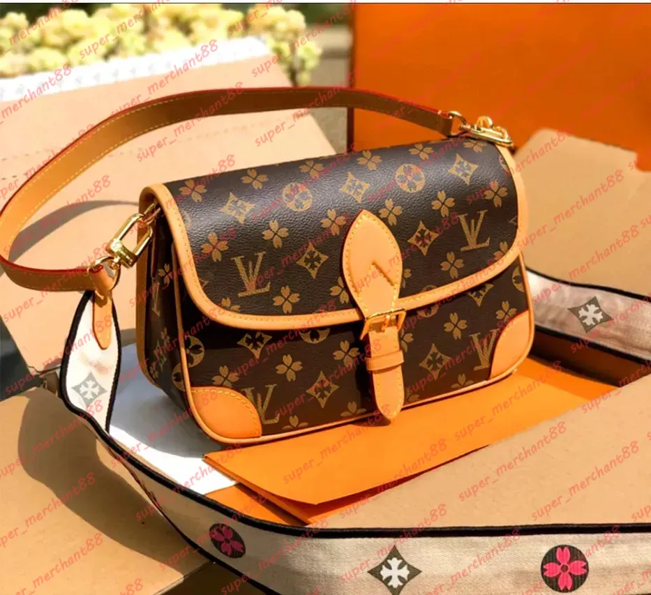 designer women handbag shoulder chain bag flap leather bags wallet check thread black letters solid hasp waist square stripes handbags