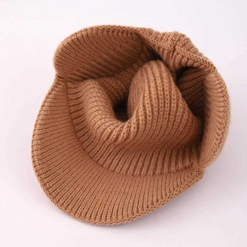 AutumnWinter Childrens Baseball Cap Wool Knit Warm Earflap Hat Versatile Outdoor Duckbill Cap for Boys and Girls Z251029