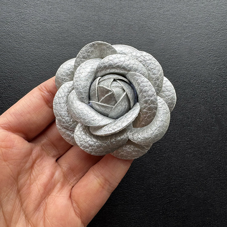 Camellia Pearl Brooch Small Style French Handmade Faux Leather PU Fabric Dual-use Pin Clothing Accessory
