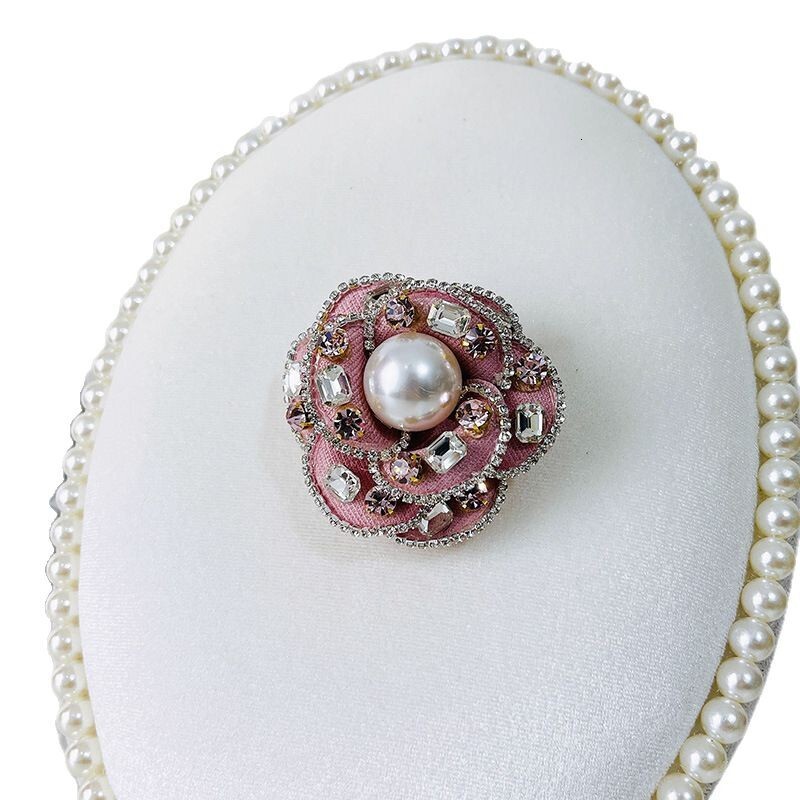 Full Dia Fragrance Camellia High-end Black and White Corsage Coat Shirt Collar Pin Brooch