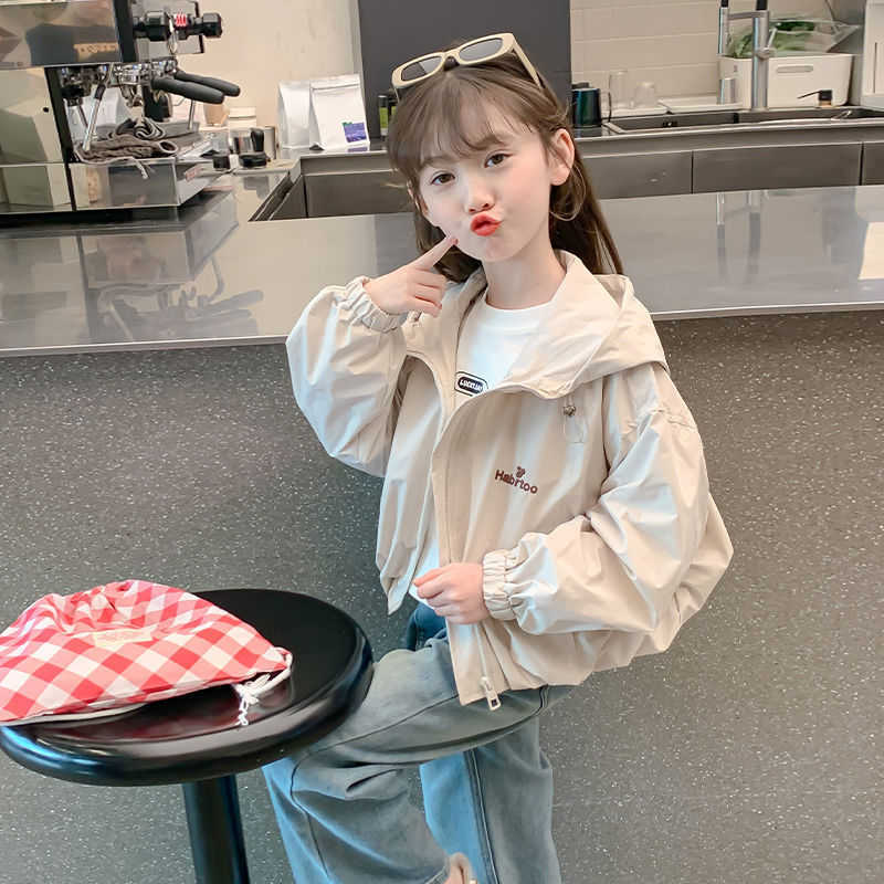 Girls Loose Coat for Spring and Autumn Korean Style 2025 New Spring and Autumn Fashion Versatile Little Fashion Medium and Large Childrens Top C250923