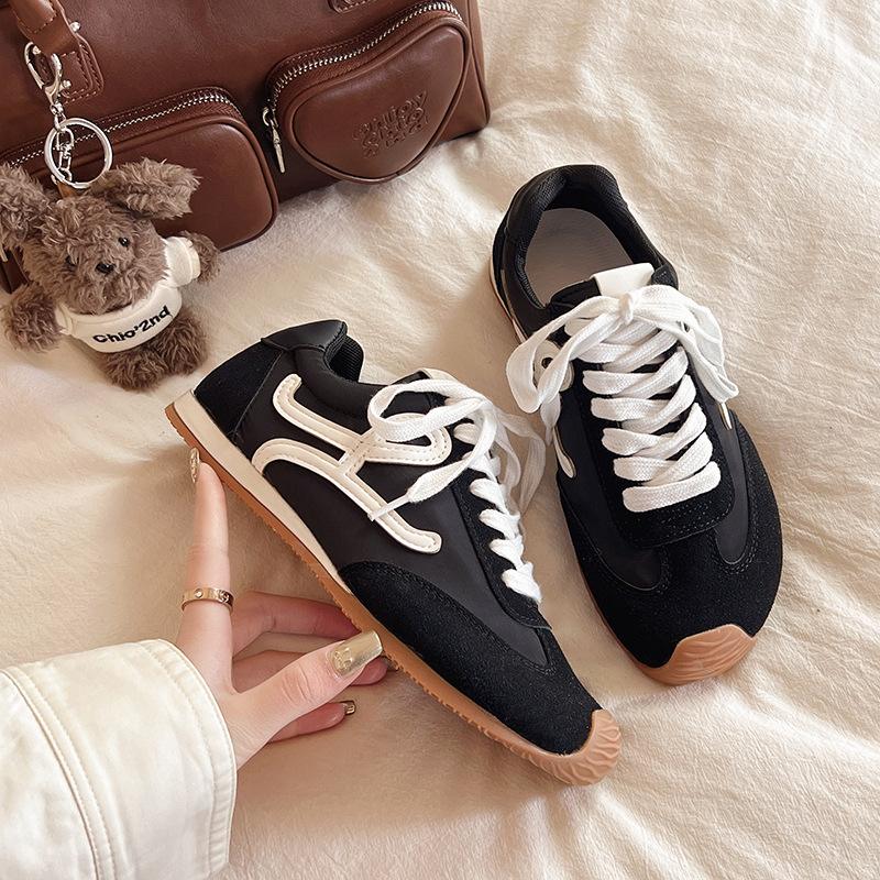 Free delivery designer Unisex board shoes Fashionable and minimalist solid color sneakers with a casual style