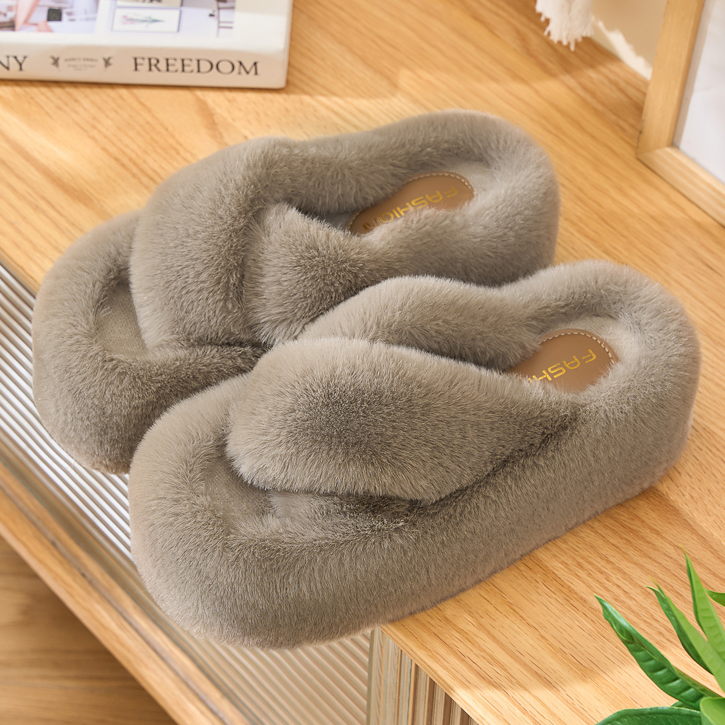 Thick-soled cotton slippers women's autumn and winter indoor non-slip warm and outer wear to increase height fashion plush slippers2025