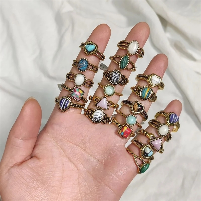 20/30/50Pcs/Lot Vintage Pine Stone Rings for Women Wholesale Mix Bohemian Style Antique Gold Color Ethnic Joint Men Jewelry Gift 240626