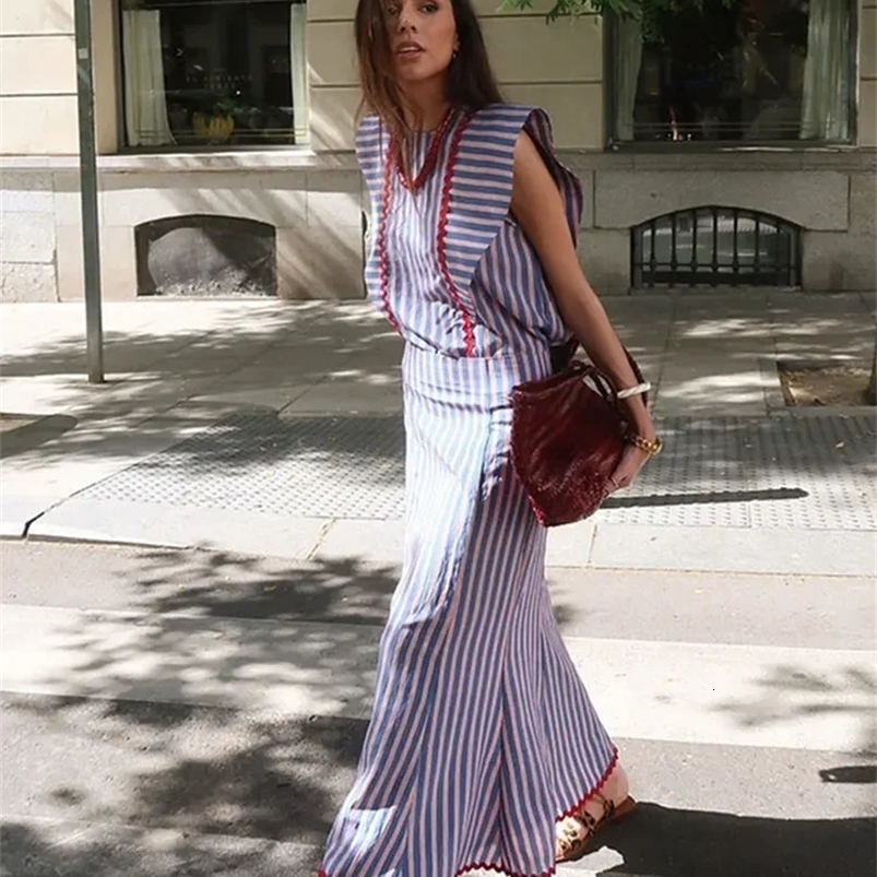 Fashion Color Contrast Striped O Neck Flying Sleeve Top Skirt Set Lady Elegant High-waist Skirts Suit Women Retro Street Outfits 240826