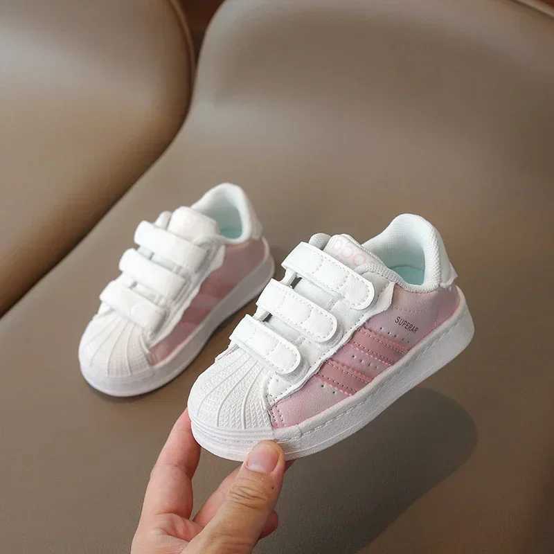 Childrens Sneakers Kids Fashion Design White Nonslip Casual Shoes for Boys Girls Hook Breathable Sneakers Toddler Outdoor Shoe J251105