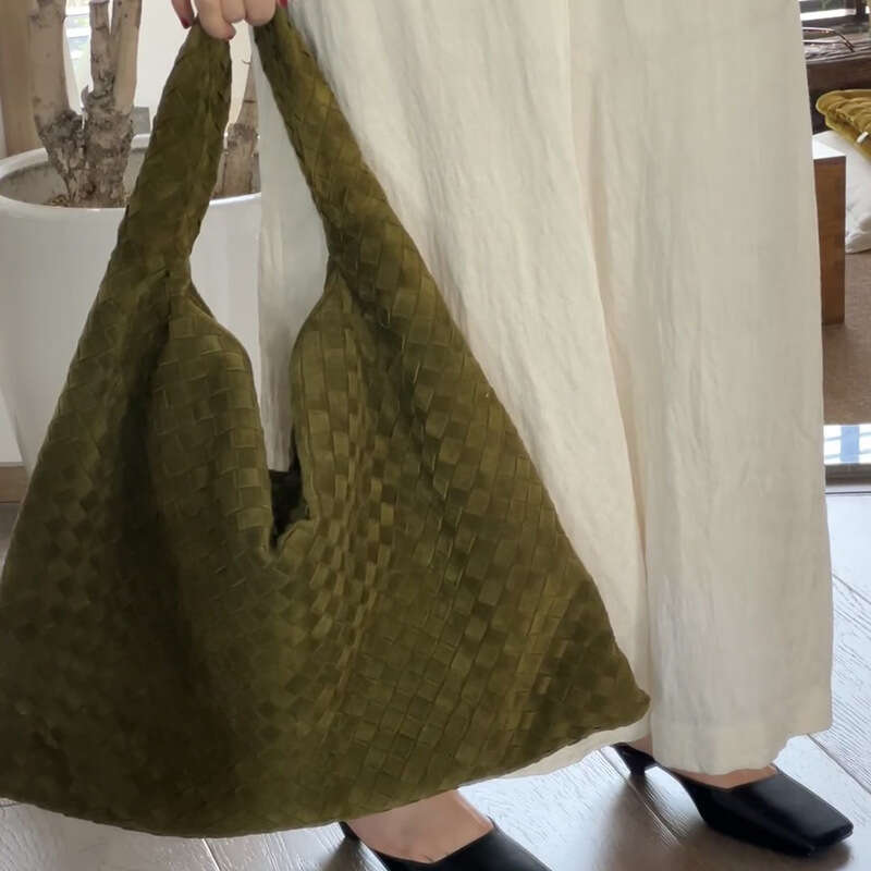 Ins Internet Celebrity Same Style Casual Versatile Suede Woven Handbag Shoulder Underarm Bag Large Capacity Women