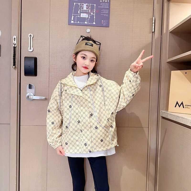 Girls Jacket Spring and Autumn 2025 New Childrens Jacket Stylish Fashionable Spring Outfit Big Girl Korean Version Windbreaker C250923