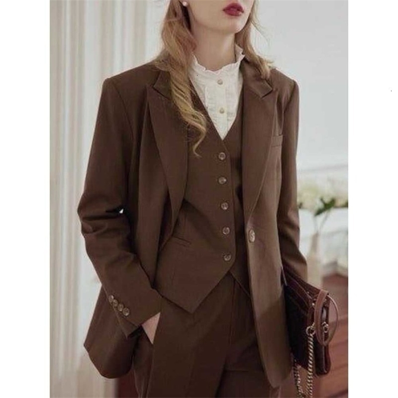Smart in Brown Winter Suits for Women 3 Pieces Jacket Vest Pants Female Clothing Formal Office Banquet Ladys Blazers Sets 250923
