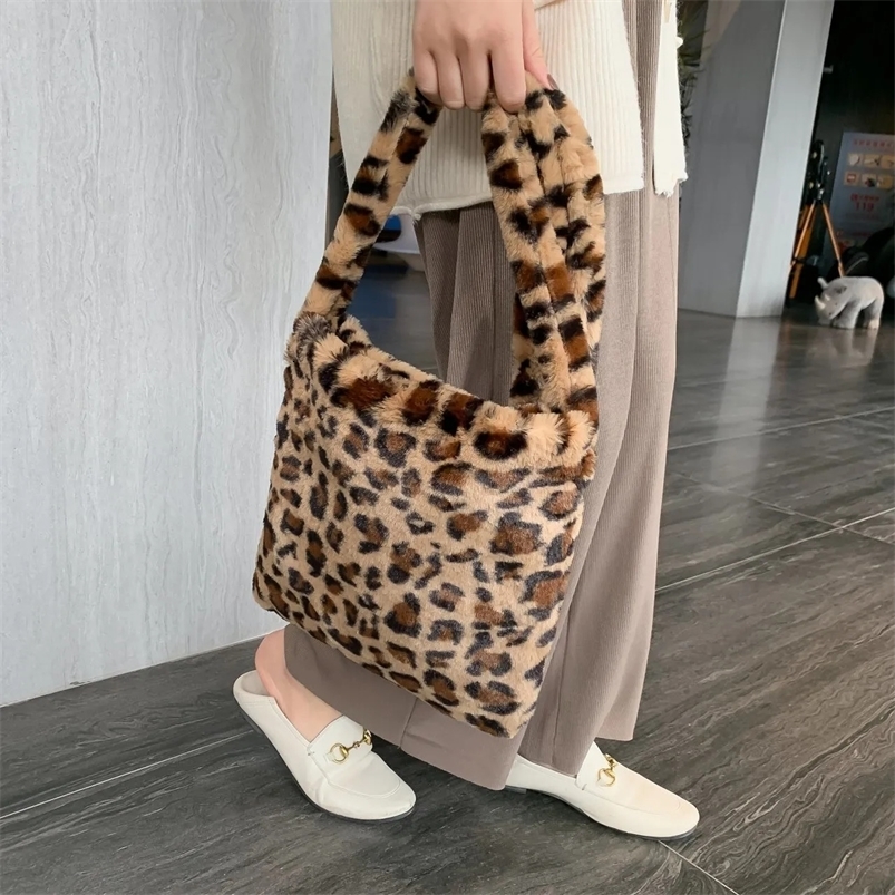 Evening Bags Leopard Plush Shoulder Bags For Women Autumn Winter Large Capacity Messenger Bag Sell Ladies Vintage Handbags Women 231030