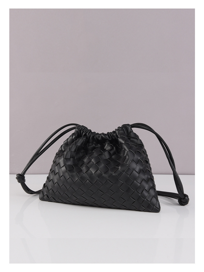 2025 New lucky bag shoulder bag hand-woven bag bag drawstring wrinkled cloud bag fashion trend vintage crossbody bag