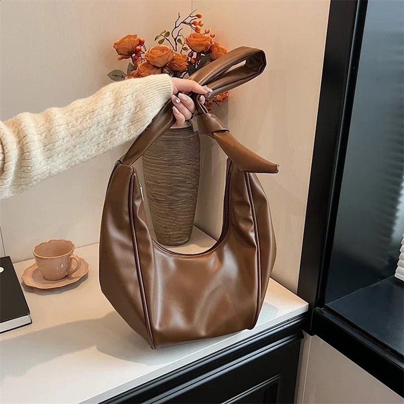 Relaxing Commuting Underarm Bag for Women Autumn Style Large Capacity Shoulder Bag Crossbody Dumpling Paket 240909