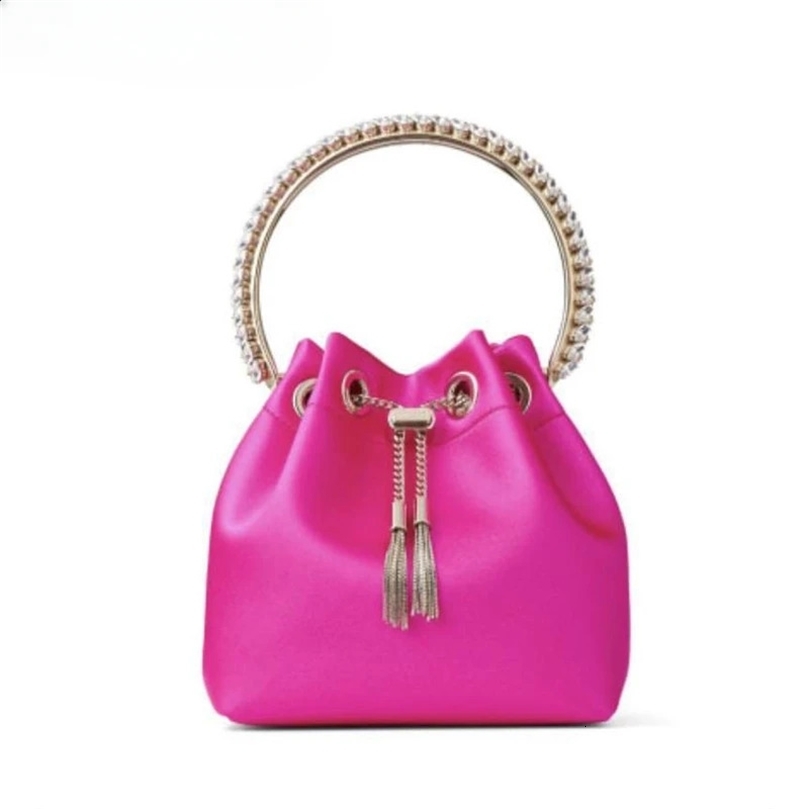 Womens highquality silk bucket bag diamond womens personalized shoulder tassel chain handbag 240920