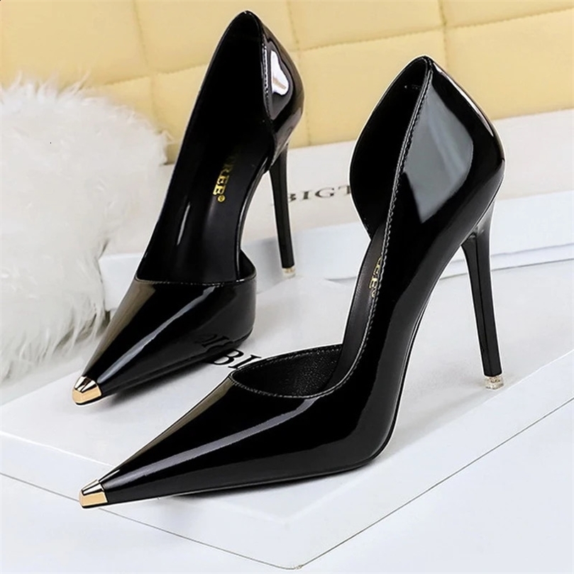BIGTREE Shoes Black Patent Leather High Heels Metal Pointed Women Pumps Sexy Party Stilettos 7 Cm 105cm 240119