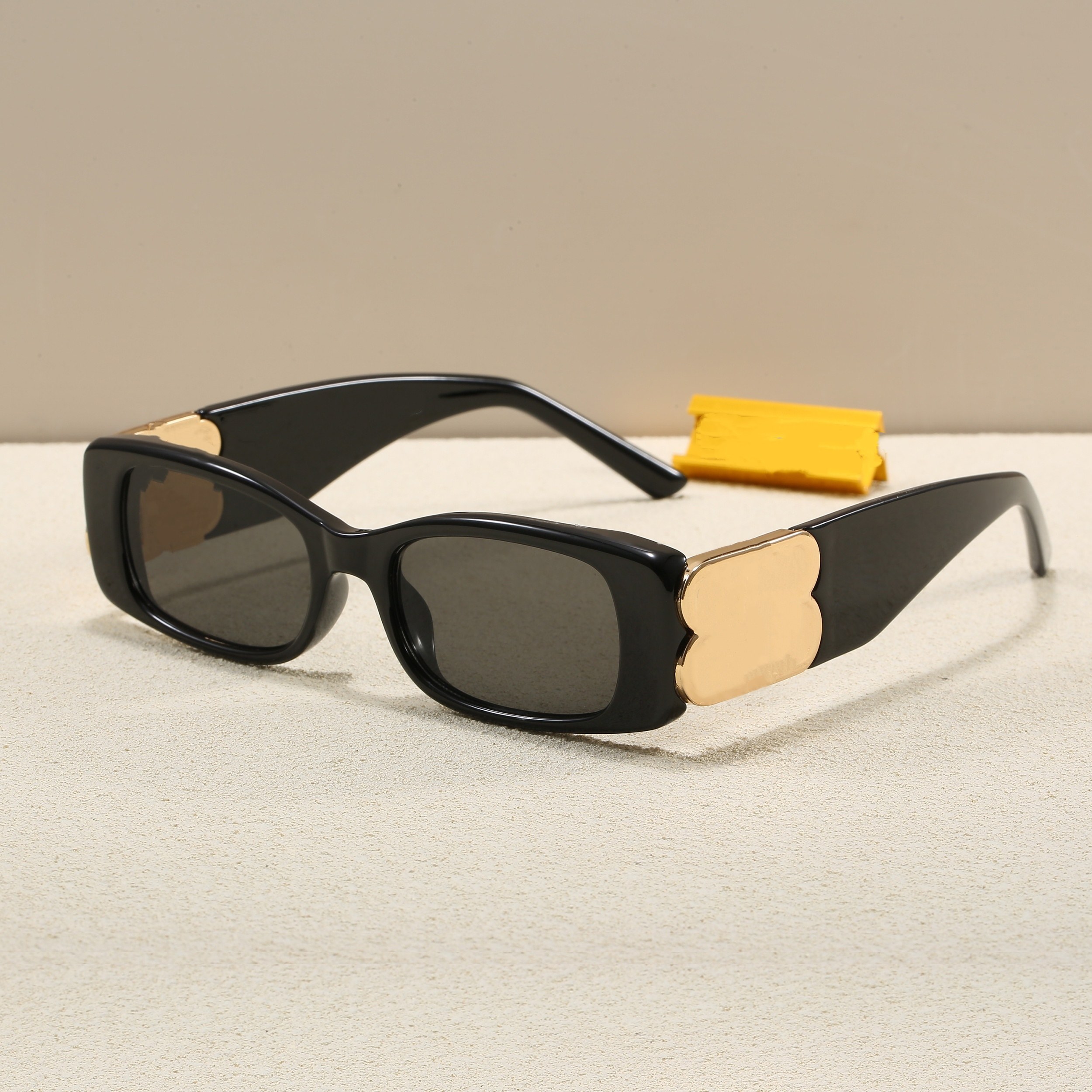 Mens Designer Sunglasses Outdoor Shades Womens fashion small rectangular square metal and Plank Frame eye glasses UV Protection Lens High Quality