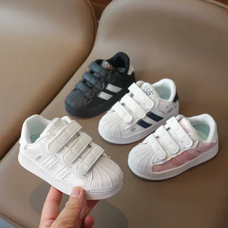 Childrens Sneakers Kids Fashion Design White Nonslip Casual Shoes for Boys Girls Hook Breathable Sneakers Toddler Outdoor Shoe J251105
