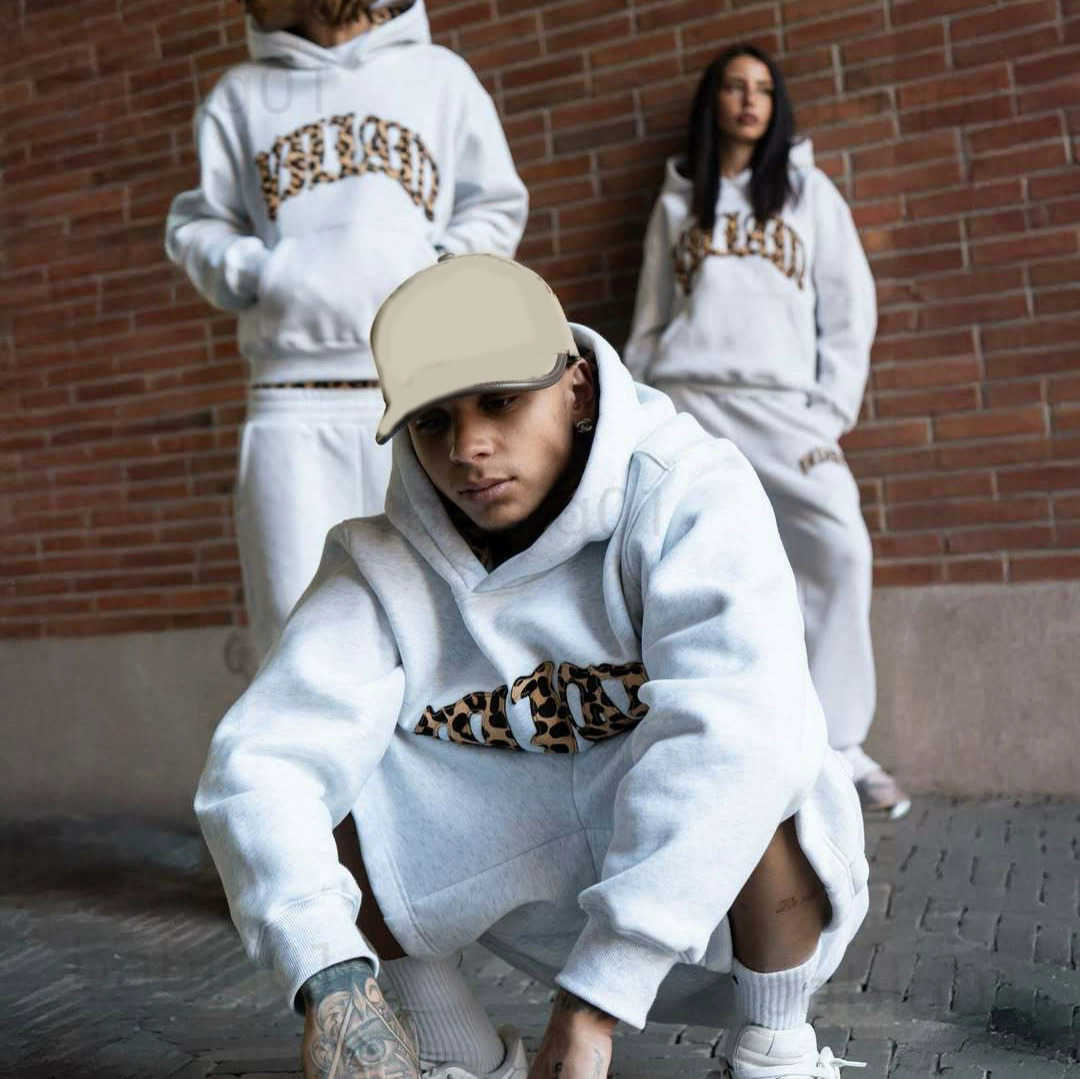 2025 Y2K Trendy Hoodies Pants Sets High Strt Leopard Embroidered Tracksuits Casual Sports Mens Womens Hooded Sweatshirts Pants T250923