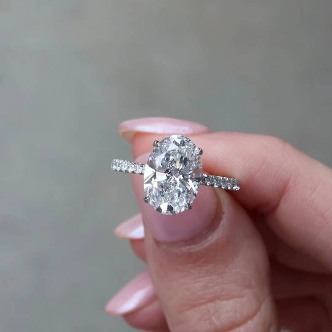 Customizable 18K White Gold Oval Engagement Ring CVD Lab Grown Diamond 1ct 15ct