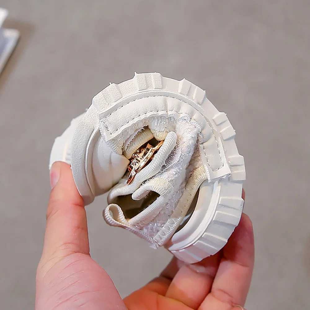 Korean Style Summer Sandals For Girls Luxury Pearl Flower Childrens Beach Shoes Ergonomics Softsoled Kids Girls Sandals J250923