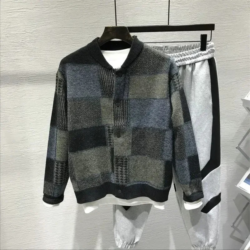 Knitted Sweaters for Men Collared Plaid Black Man Clothes Cardigan Large Big Size Heated Japanese Harajuku Fashion Overfit Baggy 240821