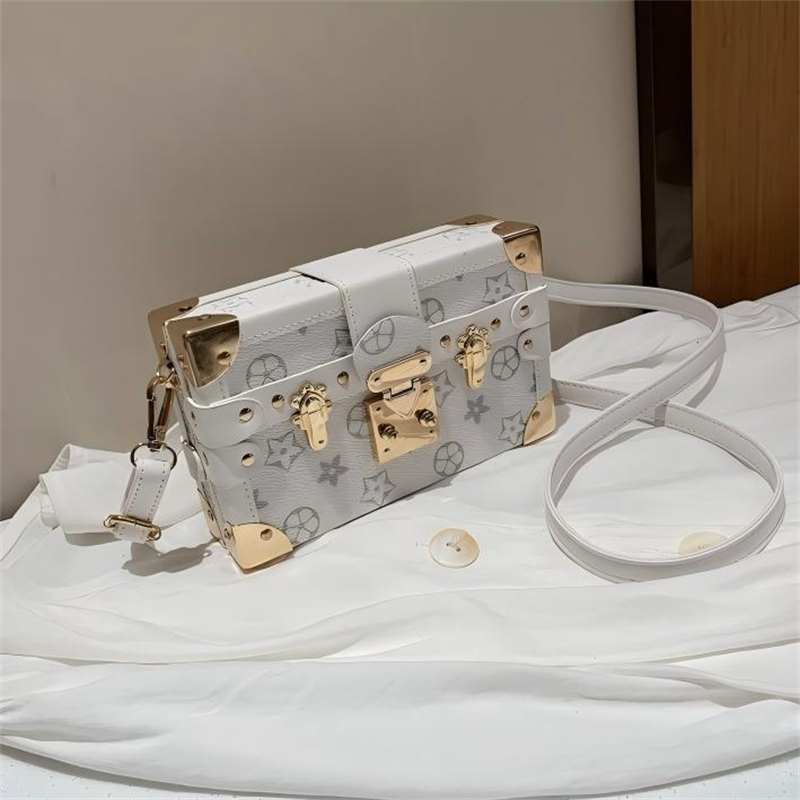 free shipping designer shoulder bags casual handbag fashionable black hobos for women 2025 new style white coffee