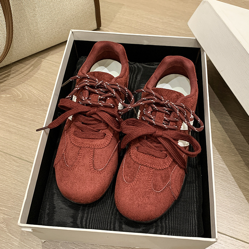 Free delivery designer shoes Simple and comfortable sports shoes breathable and fashionable sports shoes