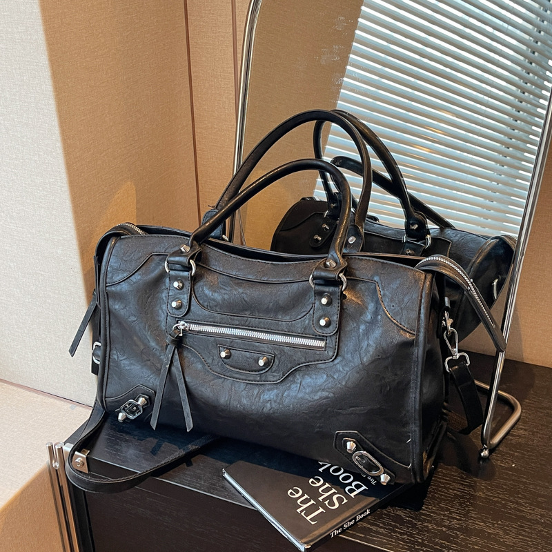 2025 New Handbag High-End Feeling Single Shoulder Motorcycle Large Capacity Simple Crossbody Wallet Computer Bag