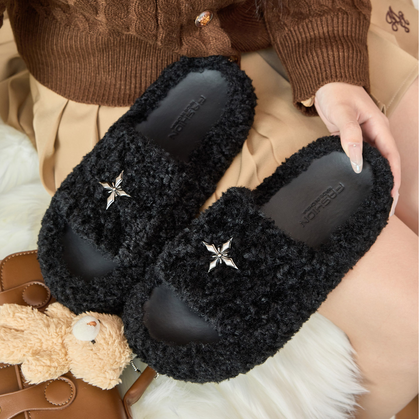 Thick-soled cotton slippers women's autumn and winter indoor non-slip warm and outer wear to increase height fashion plush slippers2025