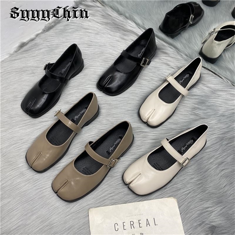 Dress Shoes Spring Women Sandals Split Toe Mary Jane Flats Ladies Pumps Female Retro Vintage Girl Daily Novelty Solid Ninja Shoes 230710