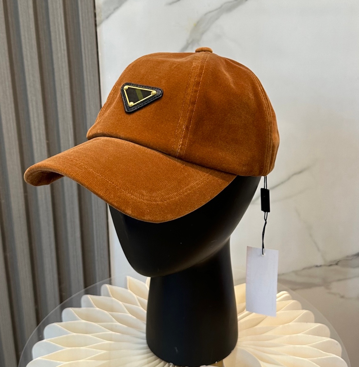 brown cap Velvet embroidery keep warm designer cap gold-labeled mink fleece fitted caps baseball cap corduroy new eras fitted cap mens cap cap men peaked cap letter cap